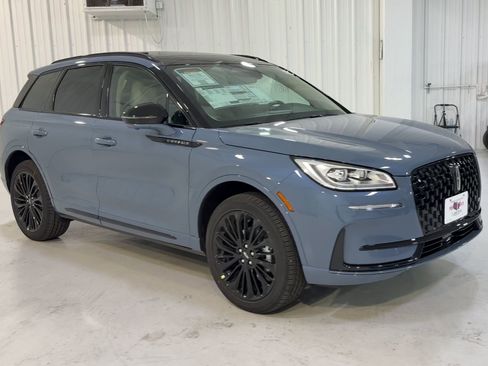 New 2026 Lincoln Corsair Reserve w/ Jet Appearance Package image 3