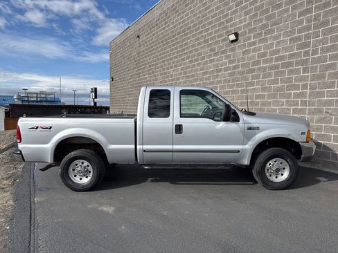 Used 1999 Ford F250 XLT image 4