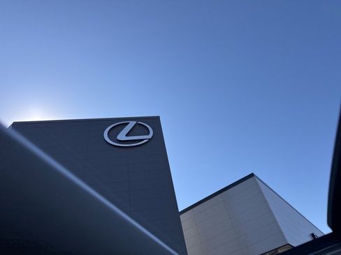 Used 2017 Lexus NX 200t 200t w/ Premium Package image 3