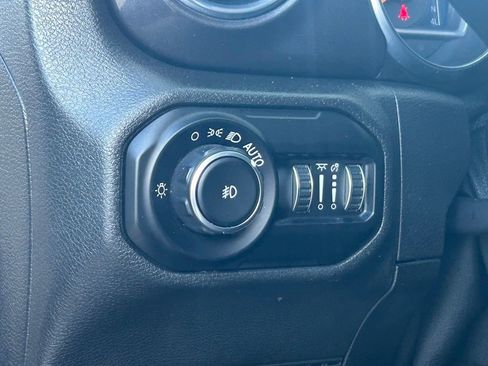 Used 2021 Jeep Wrangler Unlimited Sahara image 33