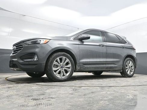 Used 2022 Ford Edge Titanium image 34