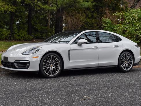 Used 2023 Porsche Panamera 4 Platinum Edition AWD/4WD image 3