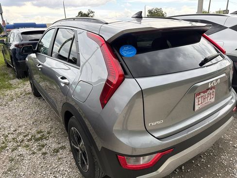 Used 2025 Kia Niro LX FWD image 6