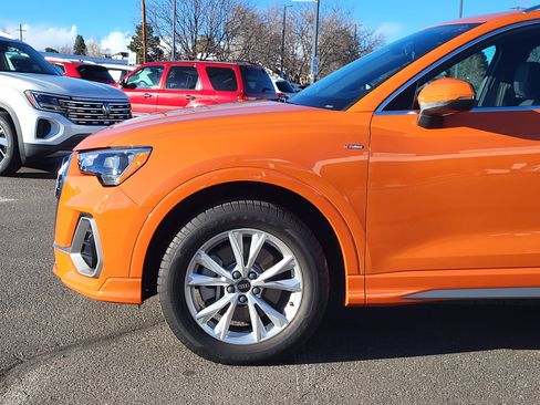 Used 2022 Audi Q3 2.0T Premium w/ Convenience Package image 3