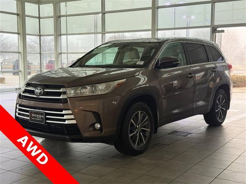 Used 2018 Toyota Highlander XLE w/ Protection Package #3 image 7