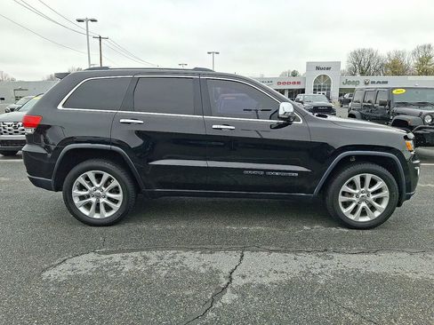 Used 2017 Jeep Grand Cherokee Limited AWD/4WD image 8