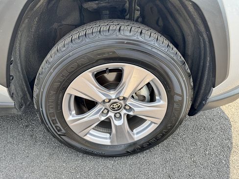 Certified 2025 Toyota RAV4 XLE AWD/4WD image 19