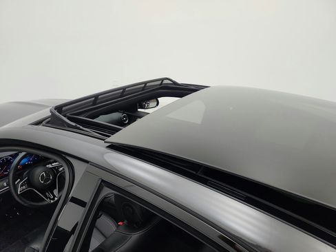Used 2021 Mercedes-Benz E 350 Sedan image 11