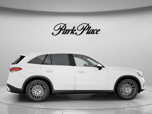 Used 2026 Mercedes-Benz GLC 300 image 25