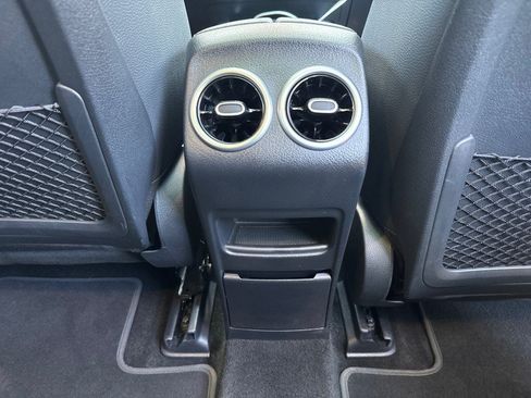Used 2023 Mercedes-Benz EQB 300 4MATIC image 34