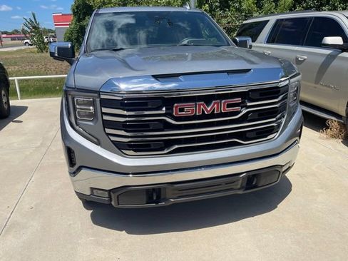 Used 2023 GMC Sierra 1500 SLT w/ SLT Convenience Package AWD/4WD image 2