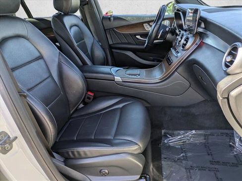 Used 2021 Mercedes-Benz GLC 300 4MATIC image 22