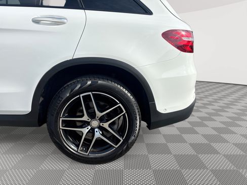 Used 2017 Mercedes-Benz GLC 300 4MATIC w/ Premium 2 Package image 29