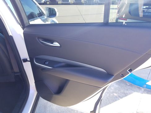 Used 2021 Cadillac XT4 Premium Luxury image 14