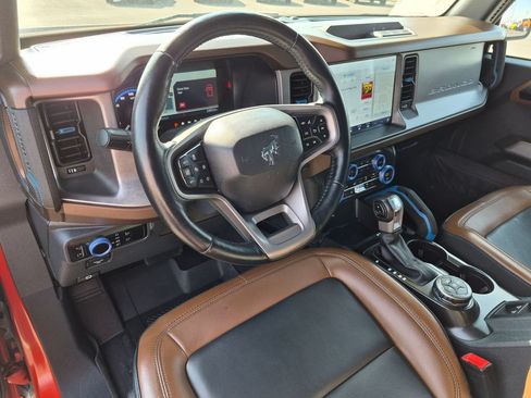 Used 2023 Ford Bronco Outer Banks AWD/4WD image 10