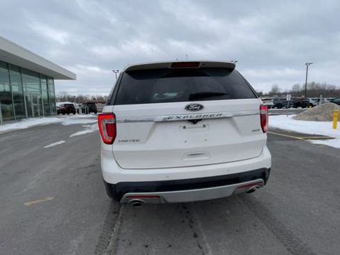 Used 2017 Ford Explorer Limited w/ Equipment Group 301A image 8