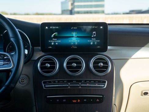 Used 2022 Mercedes-Benz GLC 300 4MATIC image 20