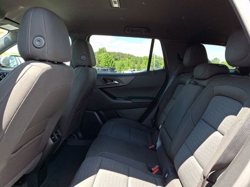 Used 2026 Chevrolet Equinox LT FWD image 10