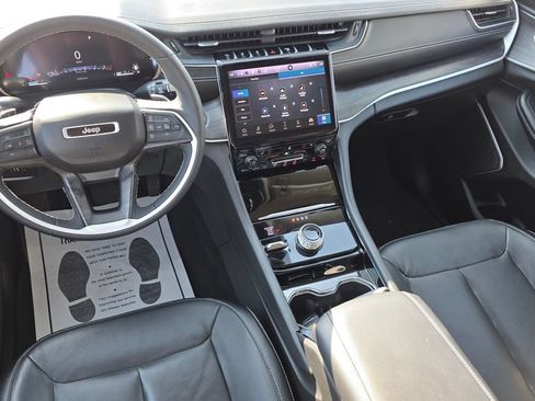 Used 2023 Jeep Grand Cherokee Limited AWD/4WD image 27