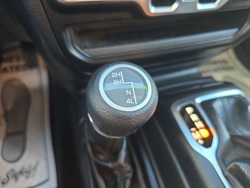 Used 2021 Jeep Gladiator Sport image 34