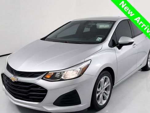 Used 2019 Chevrolet Cruze LS w/ LS Convenience Package image 1