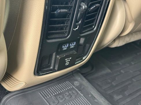 Used 2020 Jeep Grand Cherokee Limited image 12