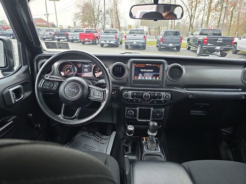 Used 2023 Jeep Gladiator Sport image 14