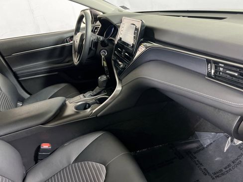 Used 2022 Toyota Camry SE image 26