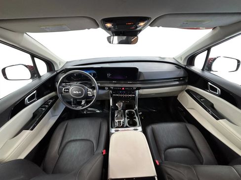 Used 2024 Kia Carnival SX FWD image 17