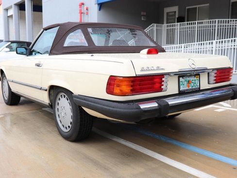 Used 1987 Mercedes-Benz 560 SL image 8