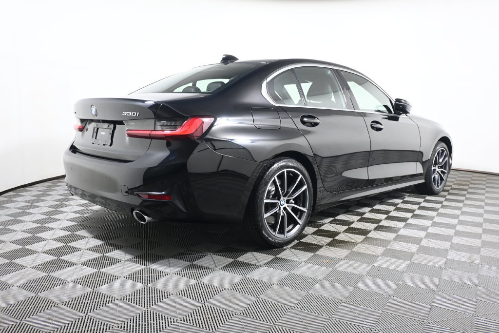 Used 2022 BMW 330i xDrive Sedan w/ Premium Package 2 AWD/4WD image 7