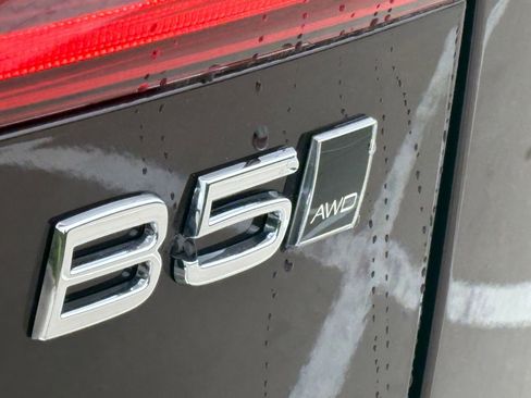 New 2026 Volvo XC60 B5 Core w/ Protection Package Premier AWD/4WD image 8