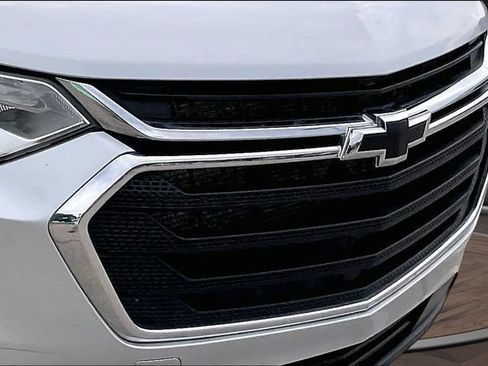 Used 2021 Chevrolet Traverse LS FWD image 26