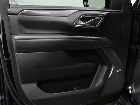 Used 2023 Chevrolet Suburban RST AWD/4WD image 11