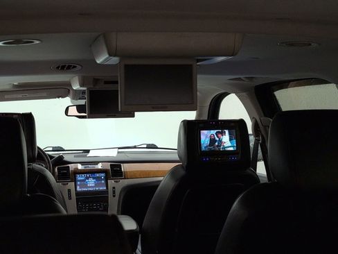 Used 2013 Cadillac Escalade ESV Platinum image 49