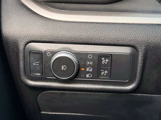 Used 2021 Ford Explorer XLT w/ Equipment Group 202A AWD/4WD image 23