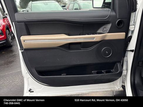 Used 2024 Ford Expedition Max Limited image 12