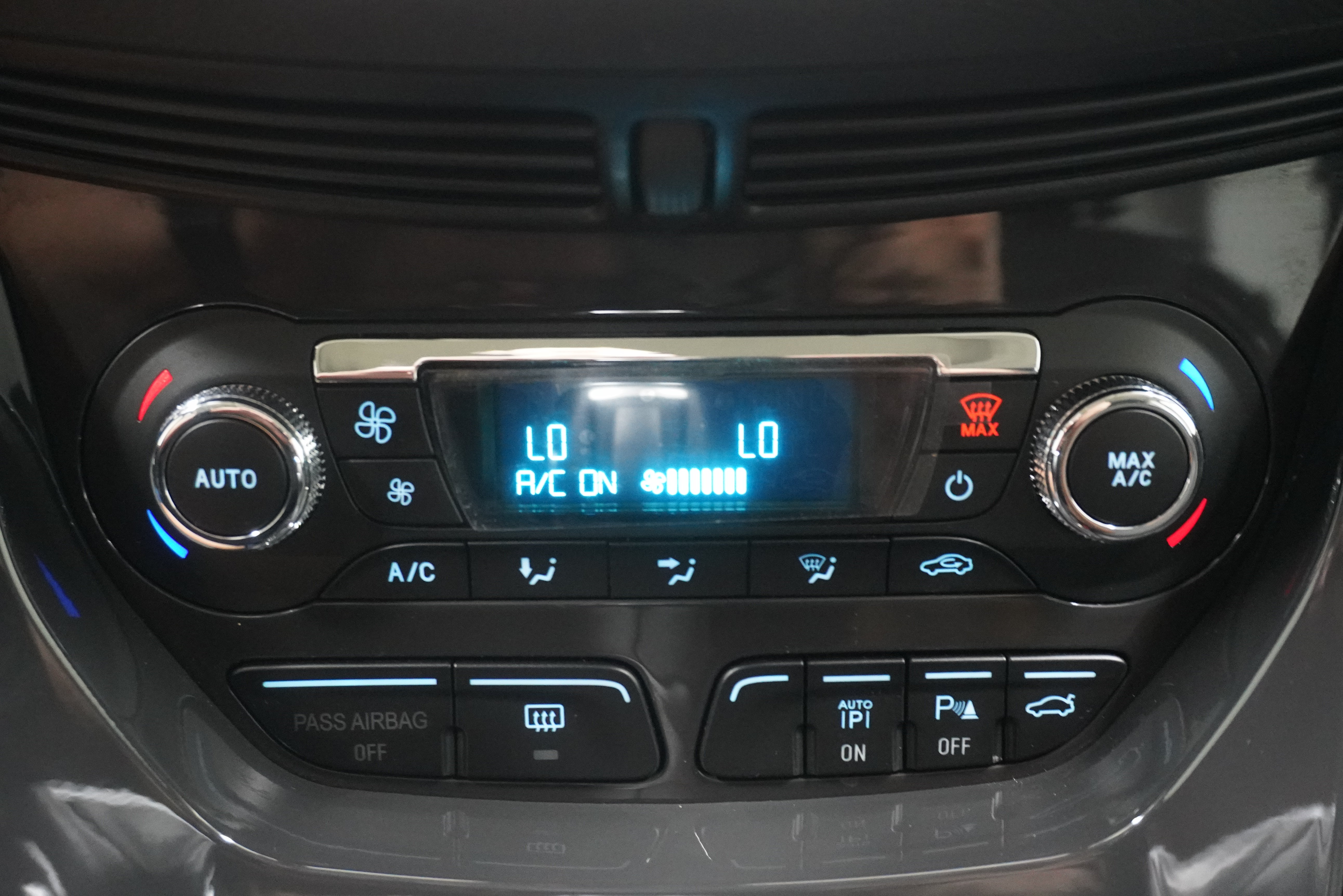 Used 2014 Ford Escape Titanium w/ Equipment Group 401A FWD image 22