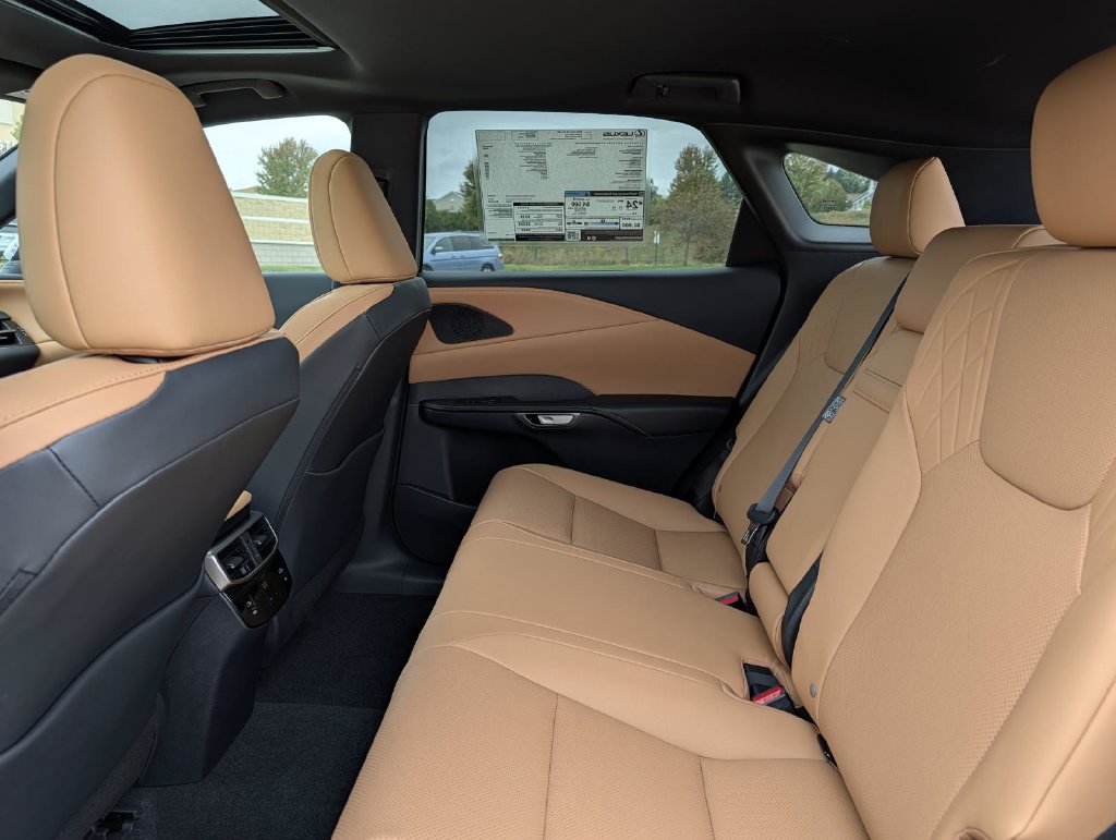 New 2026 Lexus RX 350 Premium w/ Convenience Package AWD/4WD image 9