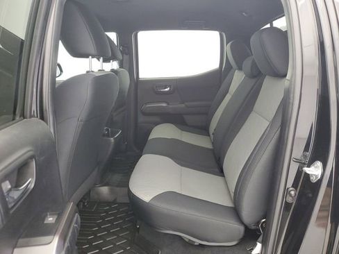 Used 2022 Toyota Tacoma TRD Off-Road AWD/4WD image 11