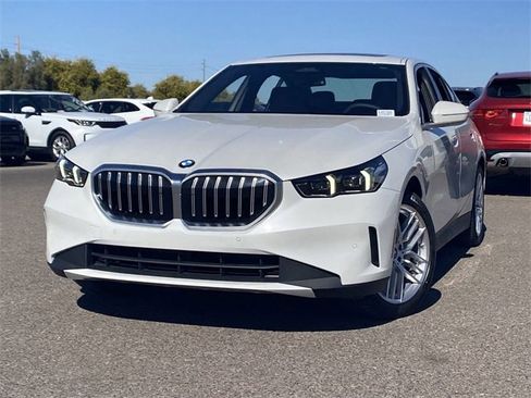 New 2025 BMW 530i image 3