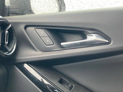 Used 2025 Chevrolet Equinox LT FWD image 28