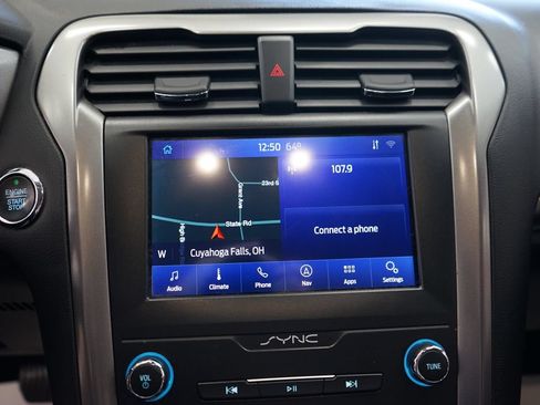 Used 2020 Ford Fusion SE FWD image 32