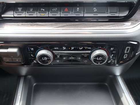 New 2026 Chevrolet Silverado 2500 LTZ w/ LTZ Premium Package AWD/4WD image 27