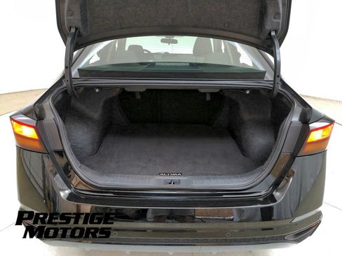 Used 2025 Nissan Altima 2.5 SV FWD image 31