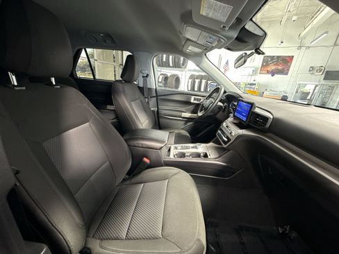 Used 2023 Ford Explorer XLT w/ Class IV Trailer Tow Package AWD/4WD image 28