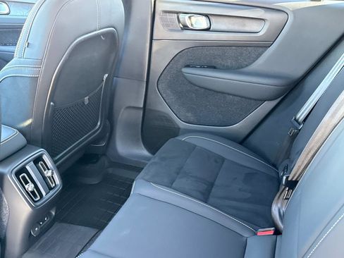 Certified 2024 Volvo C40 P8 Recharge Ultimate image 12