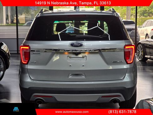 Used 2016 Ford Explorer XLT w/ Equipment Group 202A FWD image 9
