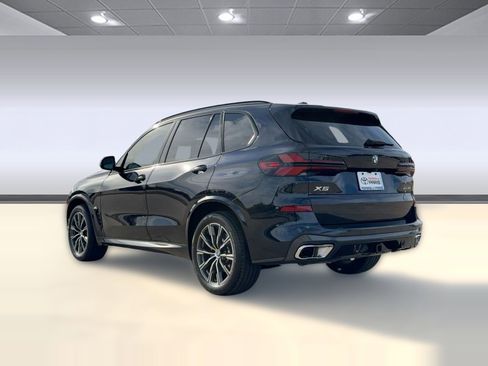 Used 2025 BMW X5 xDrive40i w/ M Sport Package image 3