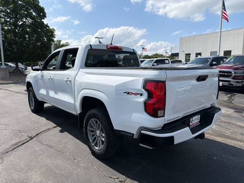Used 2024 Chevrolet Colorado LT AWD/4WD image 10